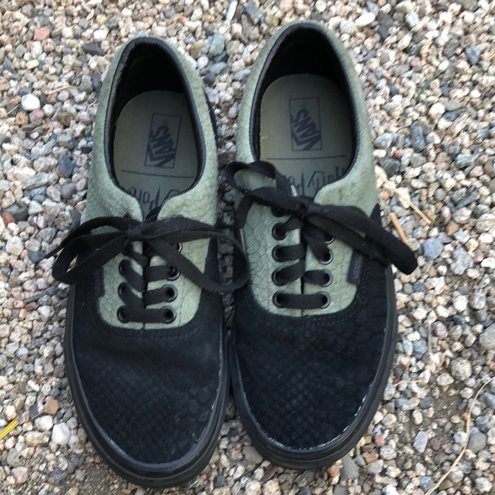 Harry Potter Slytherin Limited Edition Vans, SZ 6.5 Men’s, SZ 8 Women’s, EC